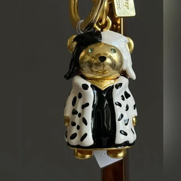 CC343- Disney X Coach Cruella Bear Bag Charm NWT - Picture 6 of 7